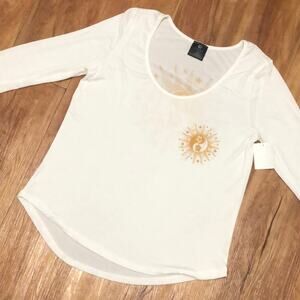 Stunner California White Long Sleeve Top with Golden Yin Yang Size Medium